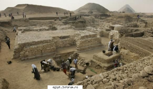 noua piramida fost egipt arheologii descoperit recent noua piramida sub nisipurile desertului